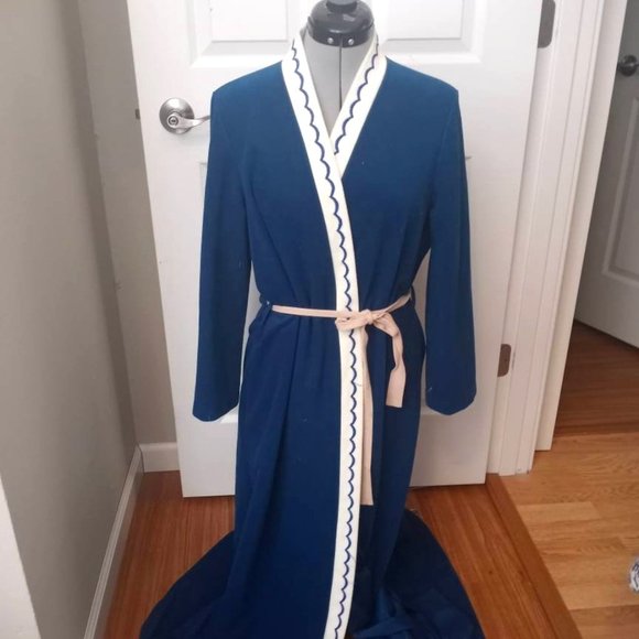 Vintage Loungewear, Kayser Teal Robe 70s or 80's - Picture 1 of 5
